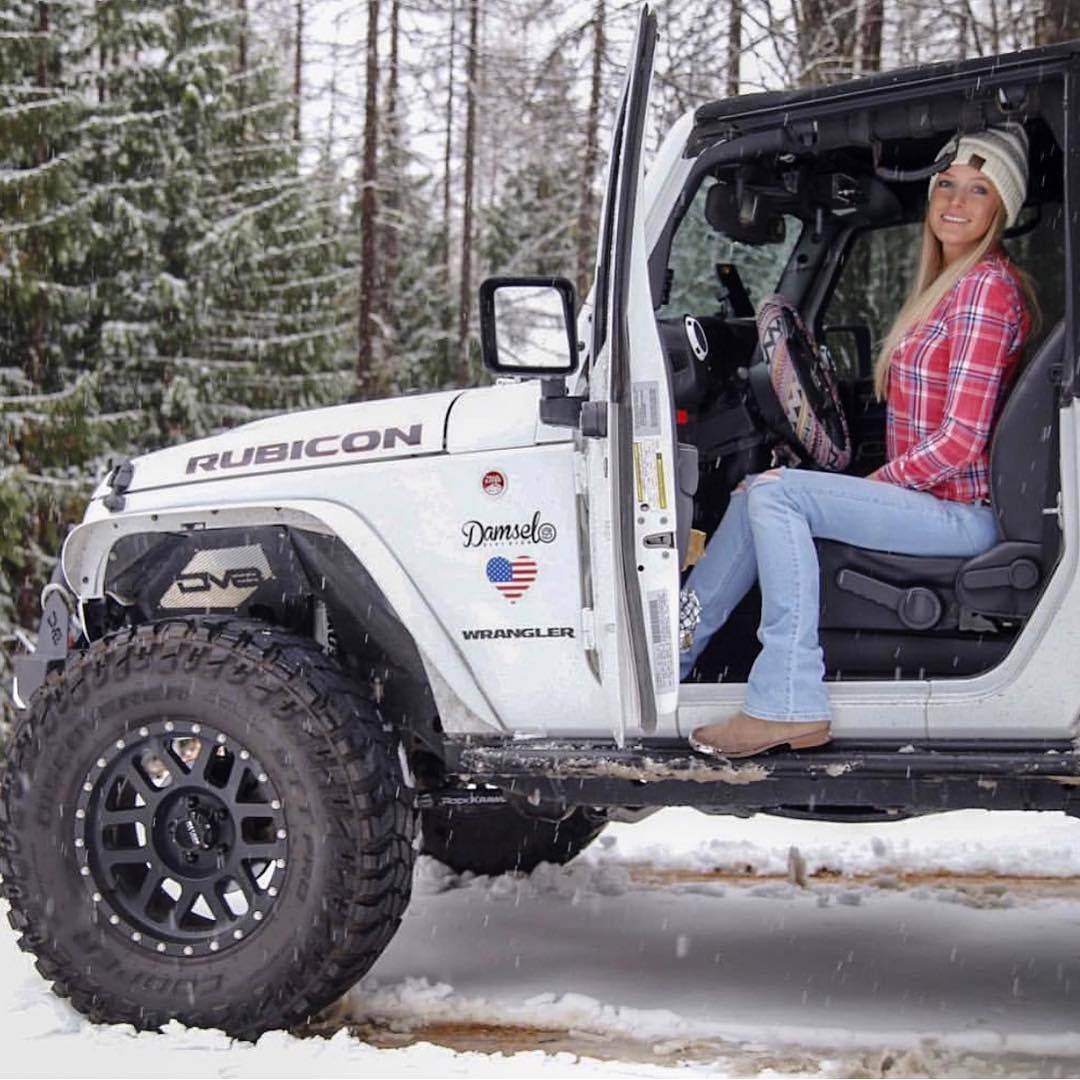 Jeeps And Hot Girl